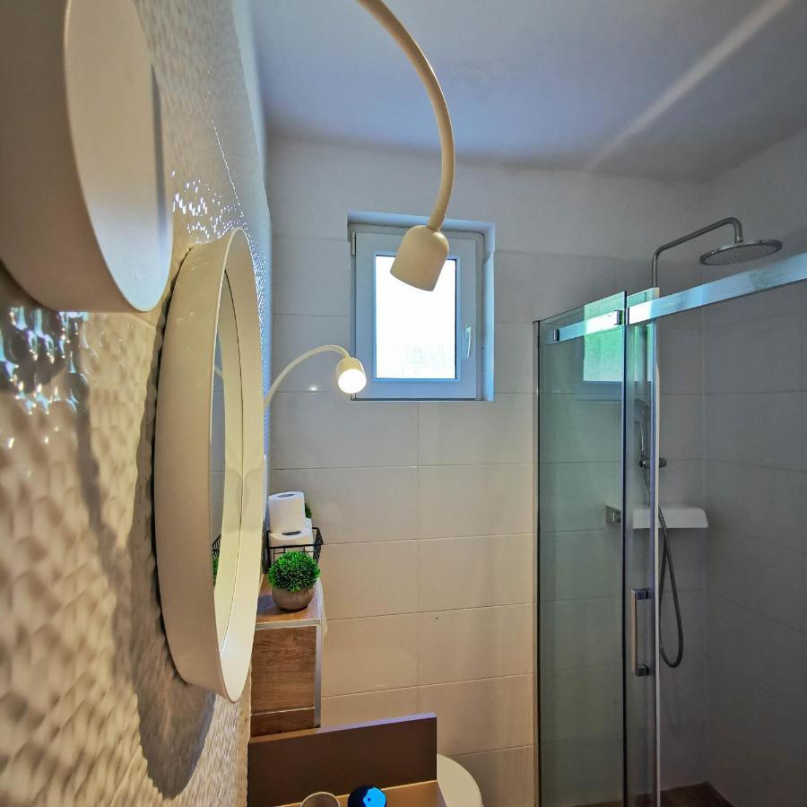 Apartment Ližnjan Eksteriør bilde