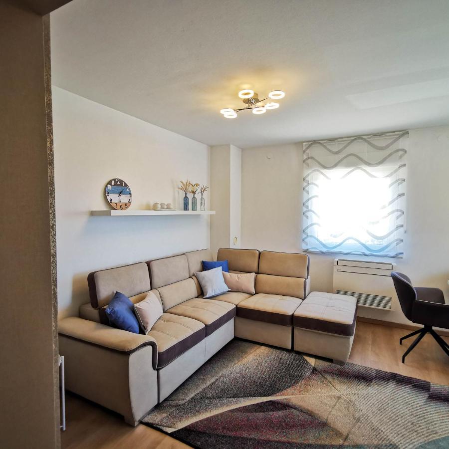 Apartment Ližnjan Eksteriør bilde