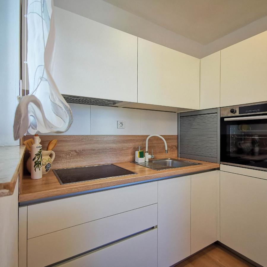 Apartment Ližnjan Eksteriør bilde